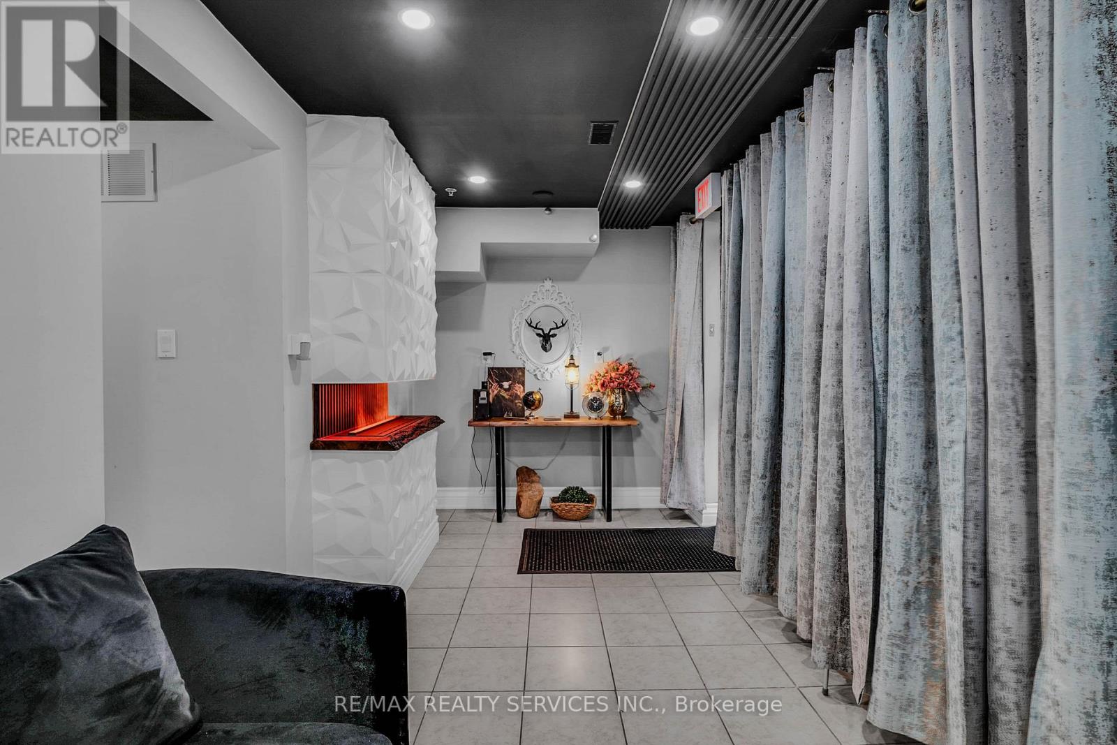 6780 Devand Drive, Mississauga, Ontario L5T 2G5 - Photo 19 - W12521816