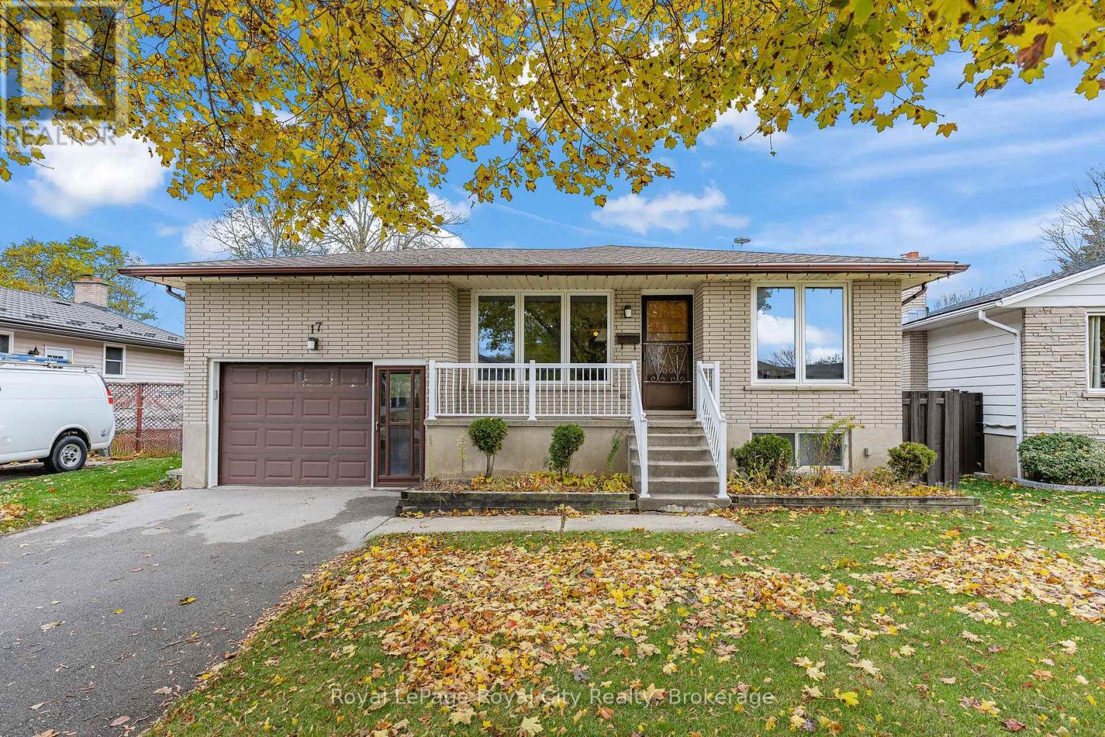 17 Muskoka Drive, Guelph, Ontario N1E 6E1 - Photo 1 - X12521742