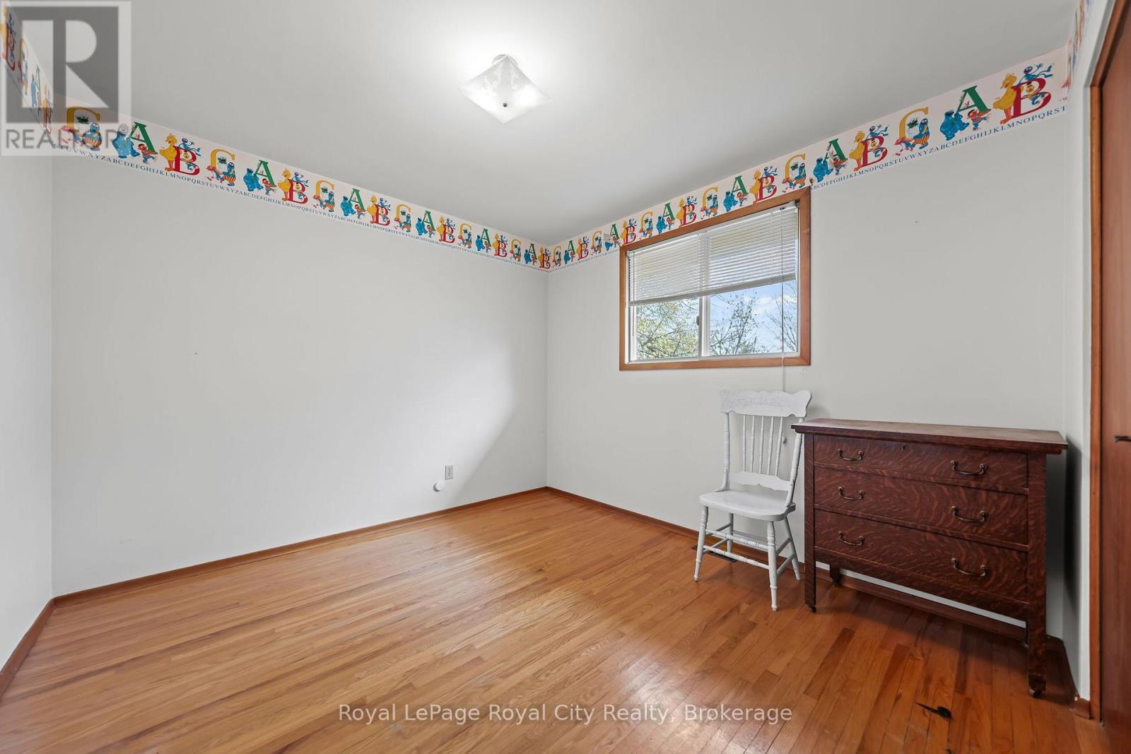 17 Muskoka Drive, Guelph, Ontario N1E 6E1 - Photo 19 - X12521742