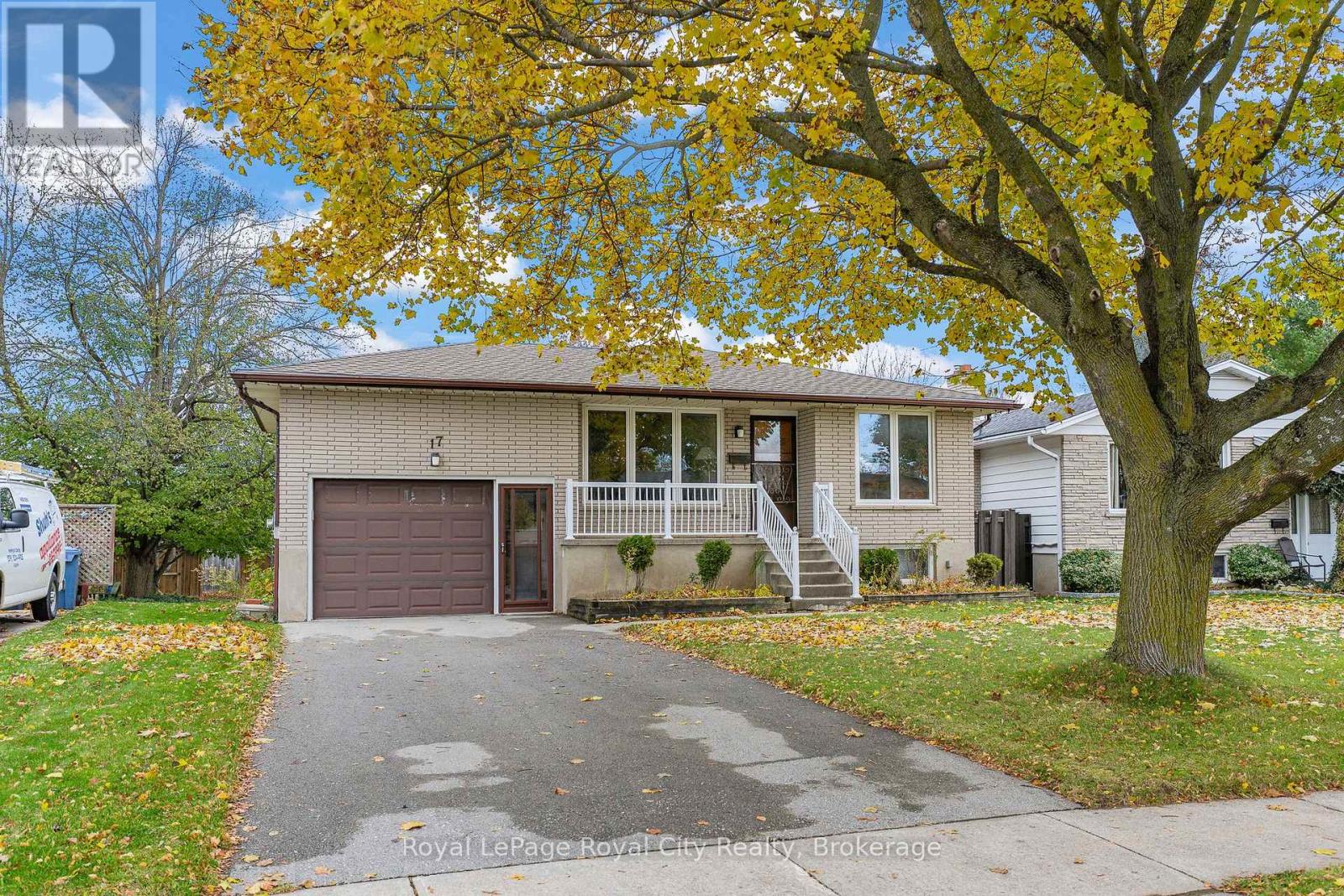 17 Muskoka Drive, Guelph, Ontario N1E 6E1 - Photo 2 - X12521742