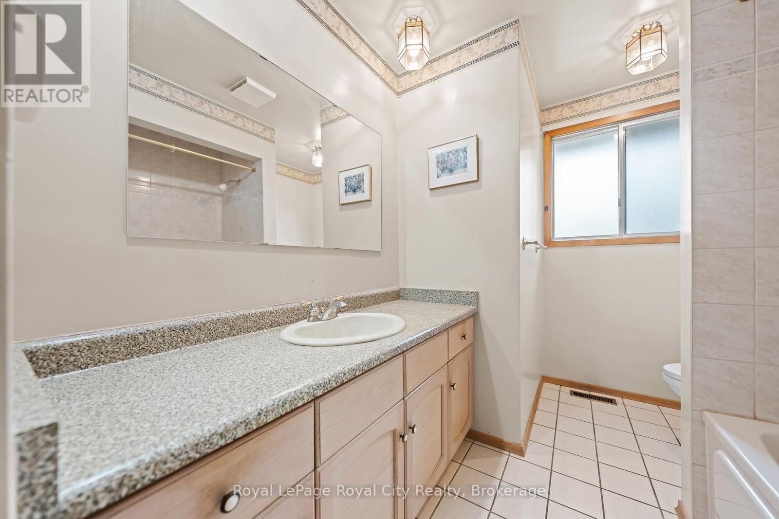 17 Muskoka Drive, Guelph, Ontario N1E 6E1 - Photo 23 - X12521742