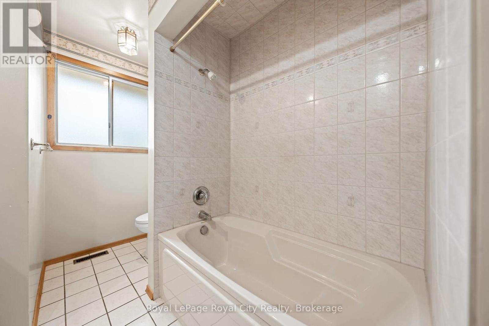 17 Muskoka Drive, Guelph, Ontario N1E 6E1 - Photo 25 - X12521742