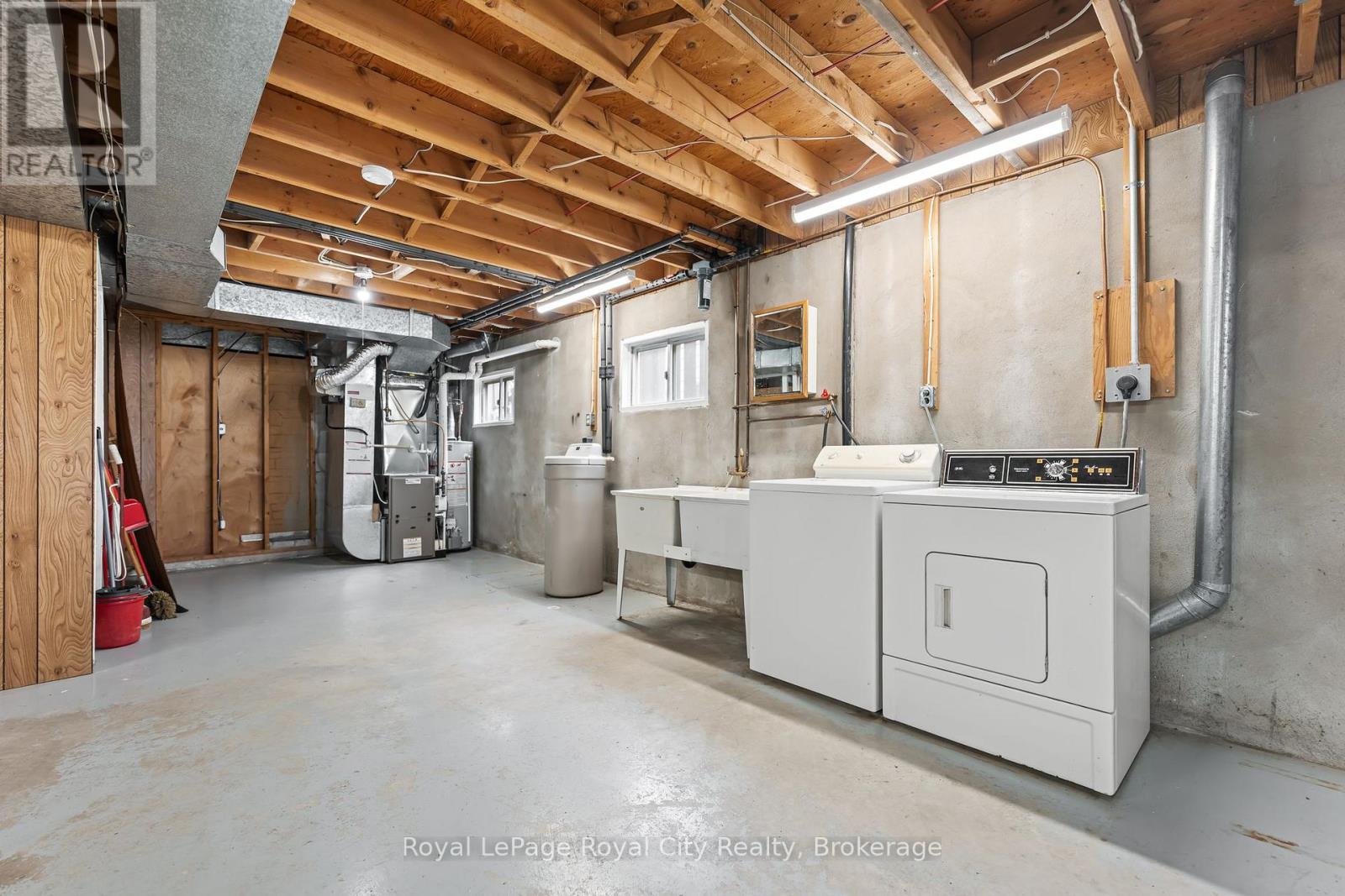 17 Muskoka Drive, Guelph, Ontario N1E 6E1 - Photo 31 - X12521742