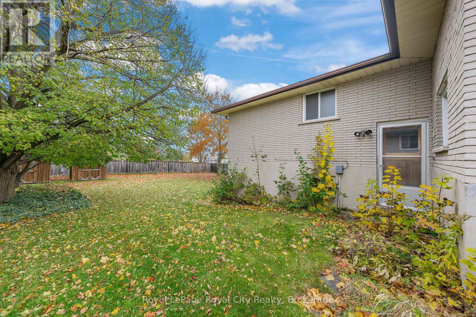 17 Muskoka Drive, Guelph, Ontario N1E 6E1 - Photo 44 - X12521742