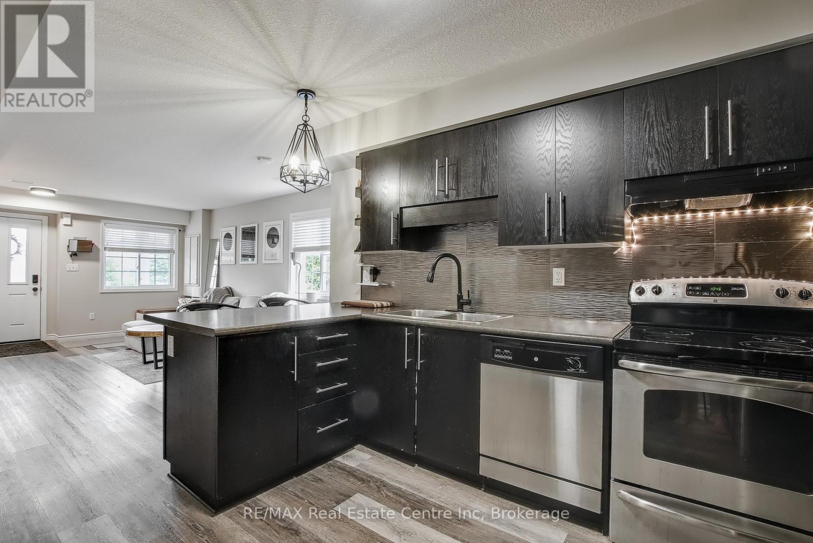 33 - 35 Mountford Drive, Guelph, Ontario N1E 0G6 - Photo 11 - X12521892