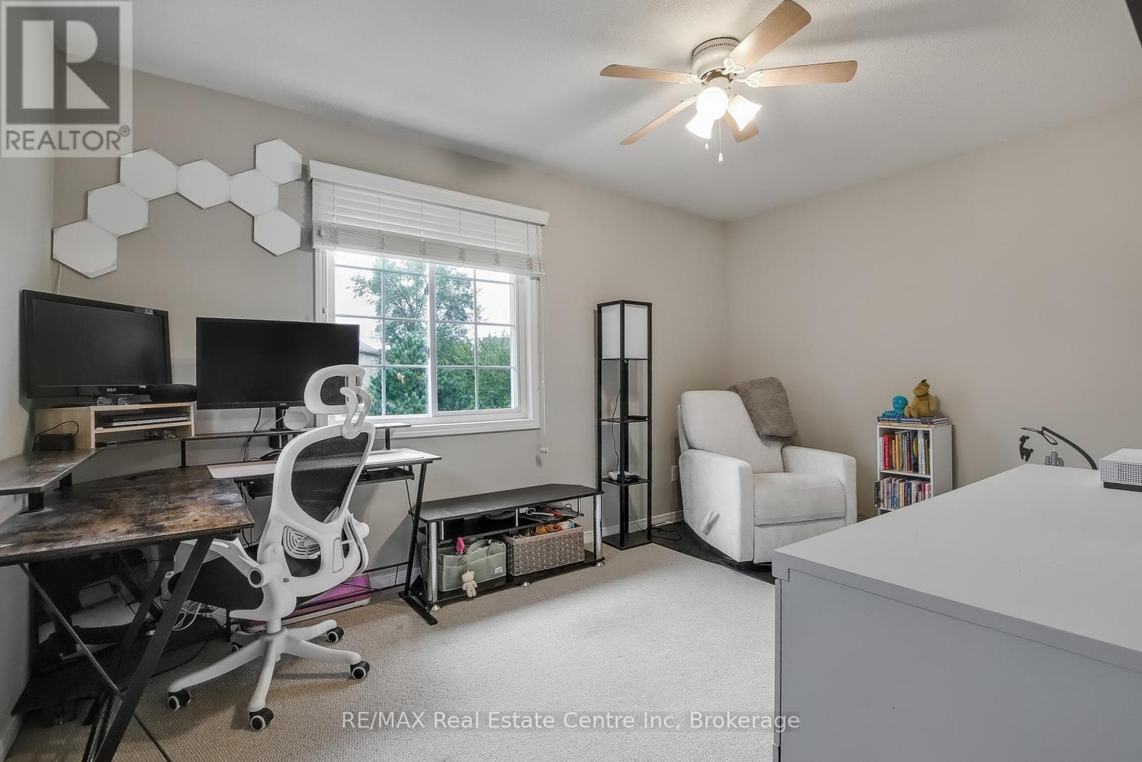 33 - 35 Mountford Drive, Guelph, Ontario N1E 0G6 - Photo 15 - X12521892