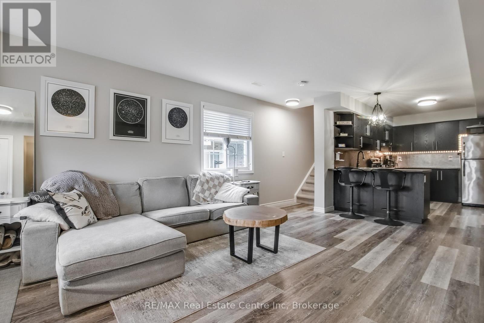 33 - 35 Mountford Drive, Guelph, Ontario N1E 0G6 - Photo 8 - X12521892