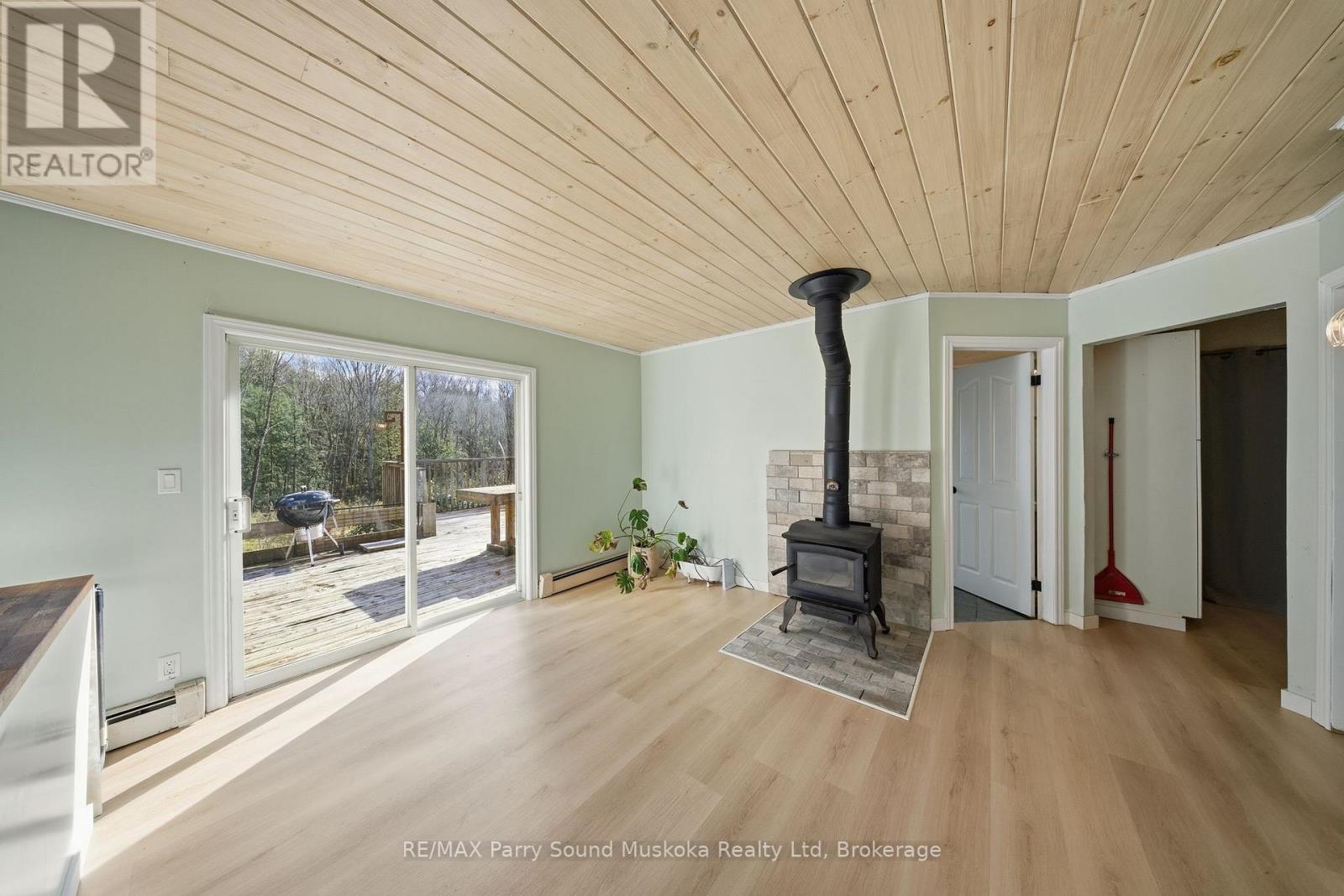 66 Clear Lake Road, Seguin, Ontario P0C 1H0 - Photo 18 - X12522098