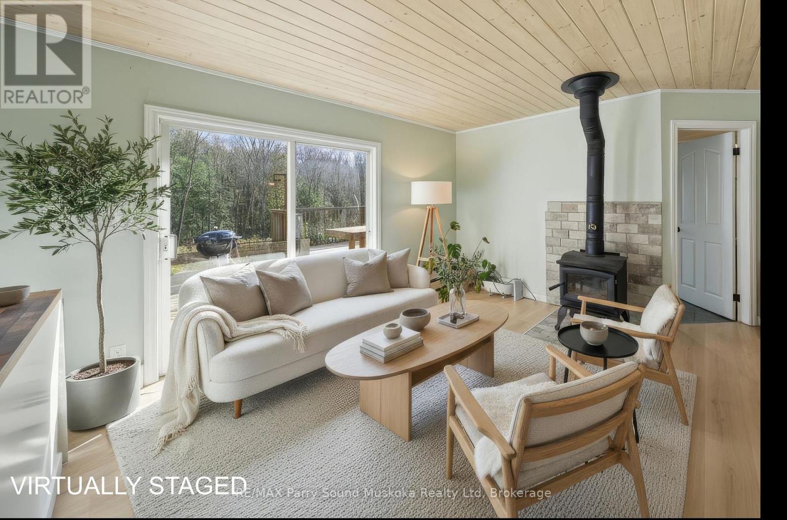 66 Clear Lake Road, Seguin, Ontario P0C 1H0 - Photo 19 - X12522098