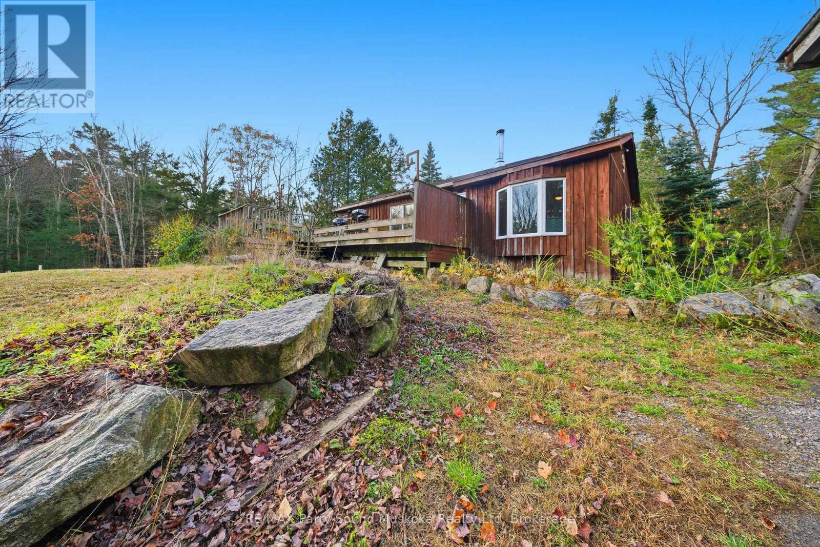 66 Clear Lake Road, Seguin, Ontario P0C 1H0 - Photo 2 - X12522098