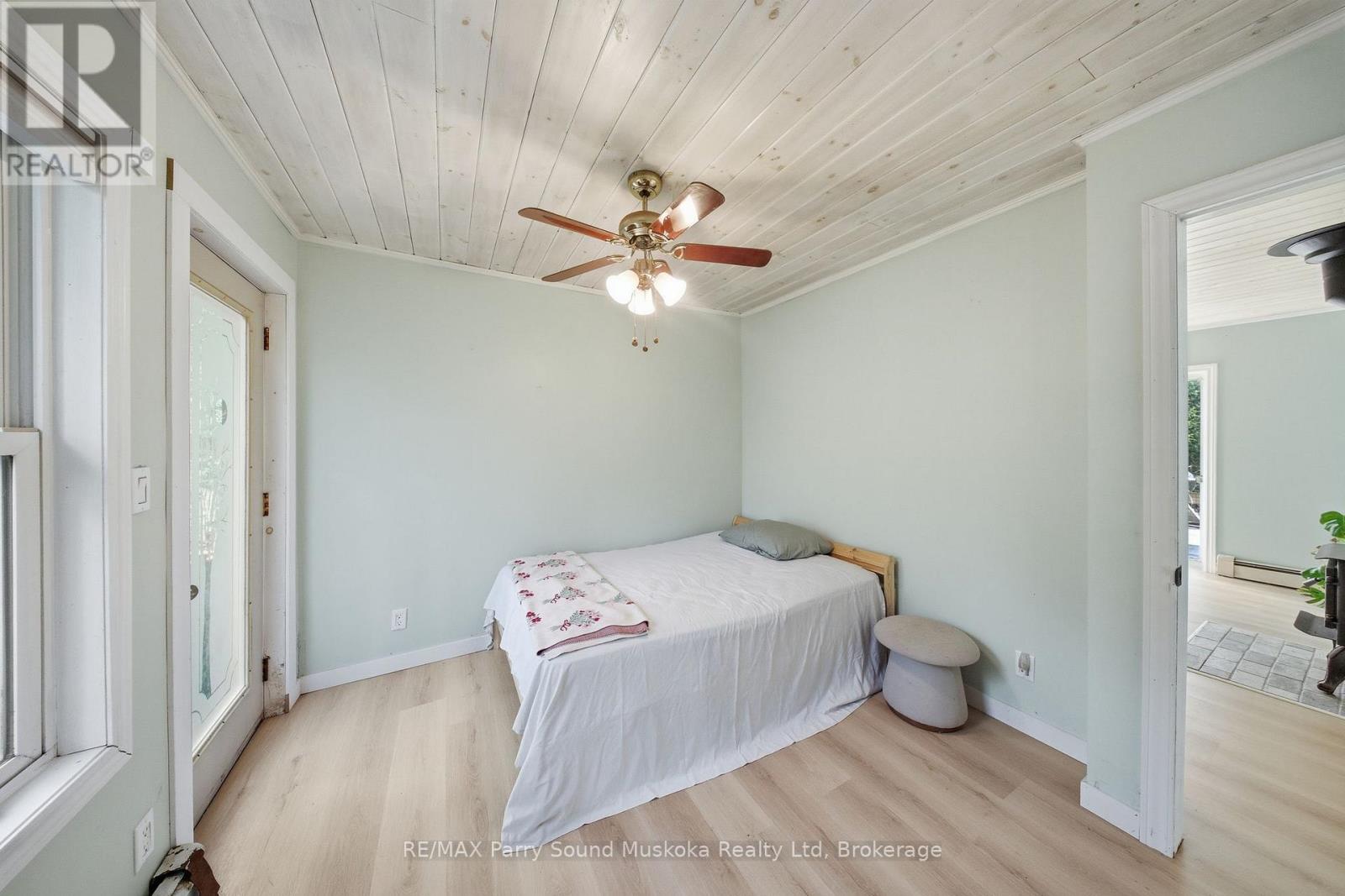 66 Clear Lake Road, Seguin, Ontario P0C 1H0 - Photo 21 - X12522098