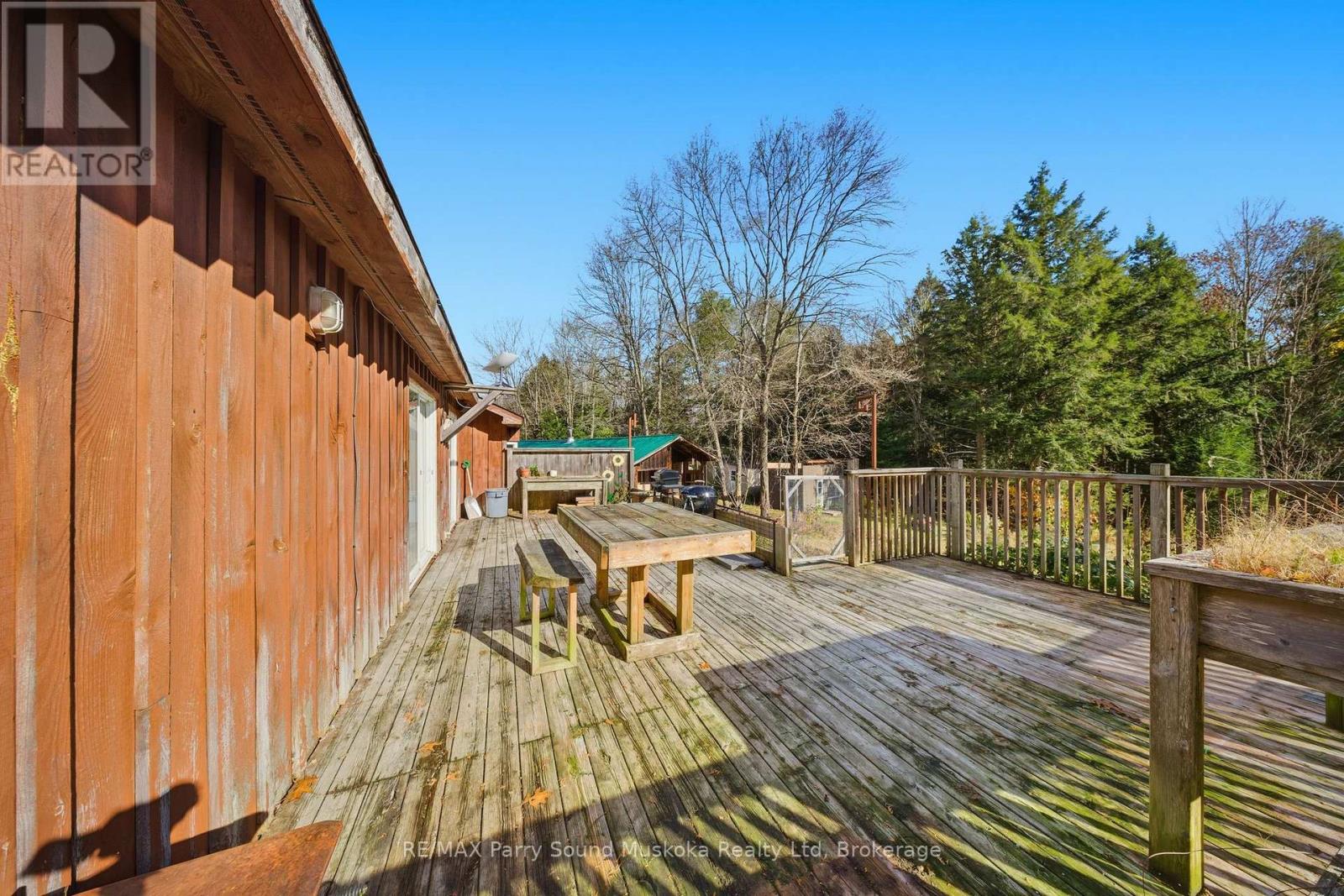 66 Clear Lake Road, Seguin, Ontario P0C 1H0 - Photo 34 - X12522098