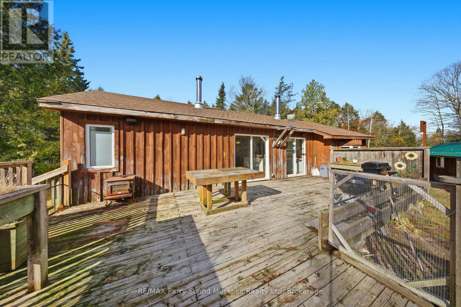 66 Clear Lake Road, Seguin, Ontario P0C 1H0 - Photo 35 - X12522098