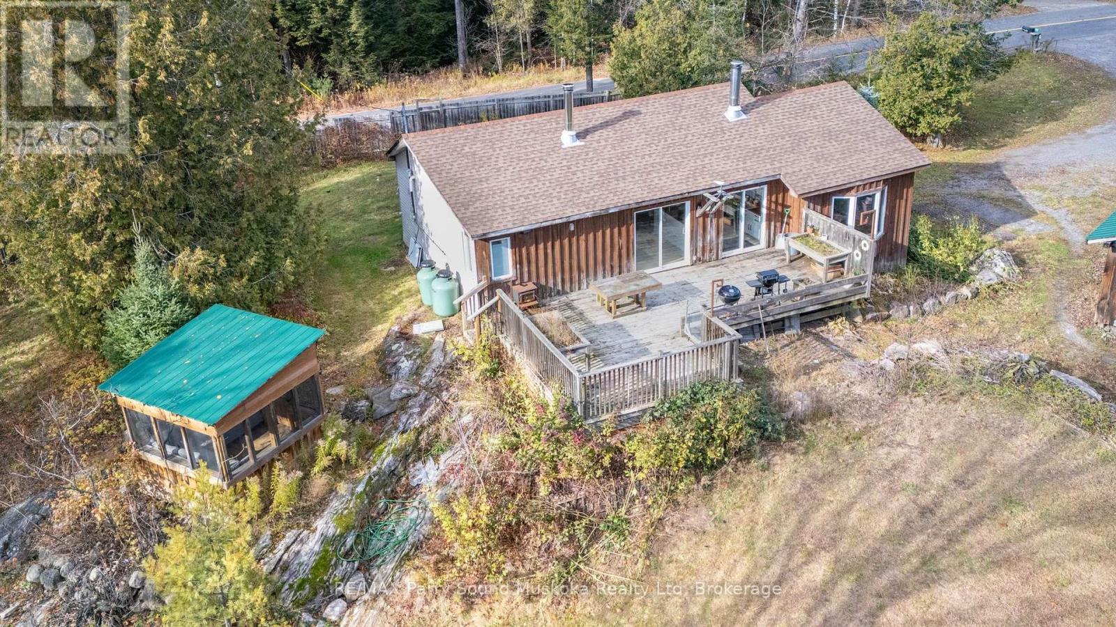 66 Clear Lake Road, Seguin, Ontario P0C 1H0 - Photo 37 - X12522098