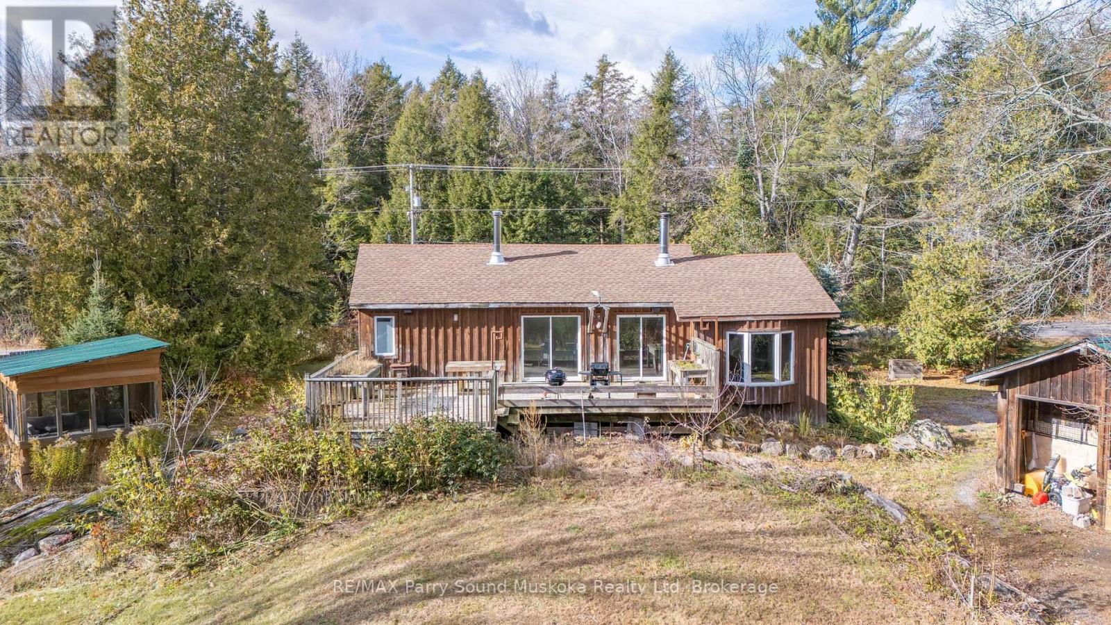 66 Clear Lake Road, Seguin, Ontario P0C 1H0 - Photo 41 - X12522098