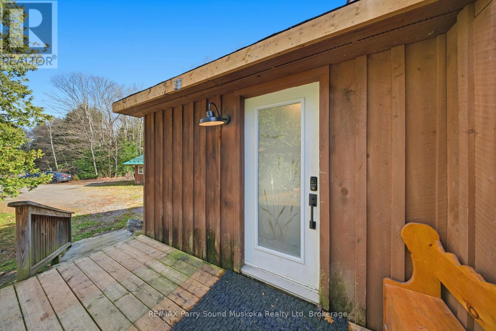 66 Clear Lake Road, Seguin, Ontario P0C 1H0 - Photo 8 - X12522098