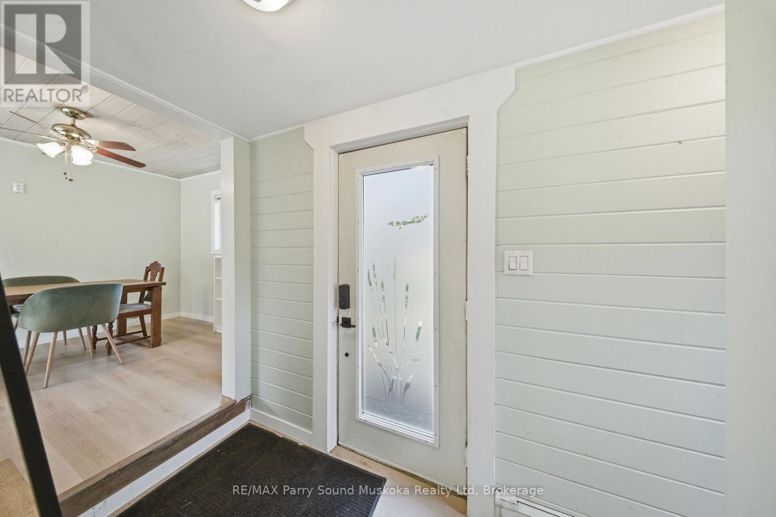 66 Clear Lake Road, Seguin, Ontario P0C 1H0 - Photo 9 - X12522098