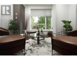 378 MANOR ROAD E, Toronto, Ontario