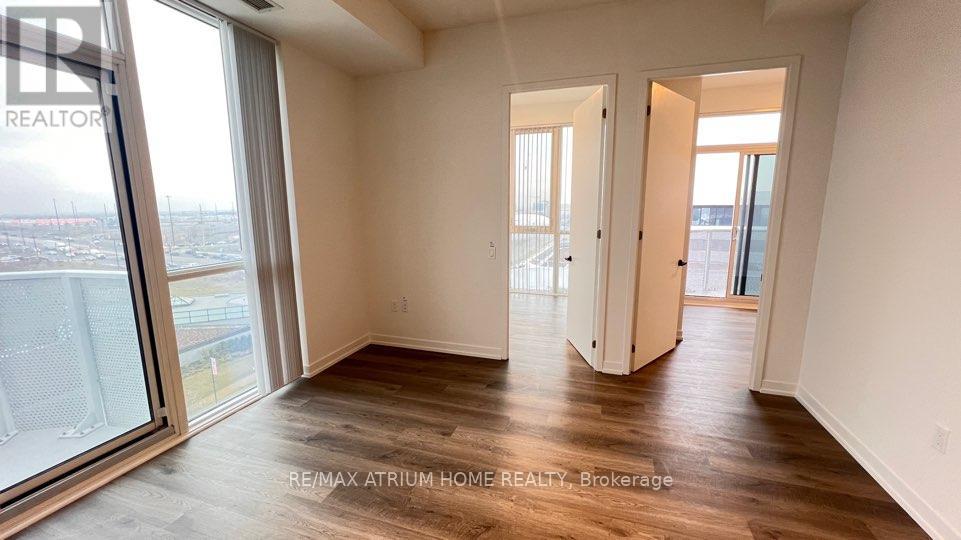 811 - 195 Commerce Street, Vaughan, Ontario L4K 0P9 - Photo 5 - N12520368