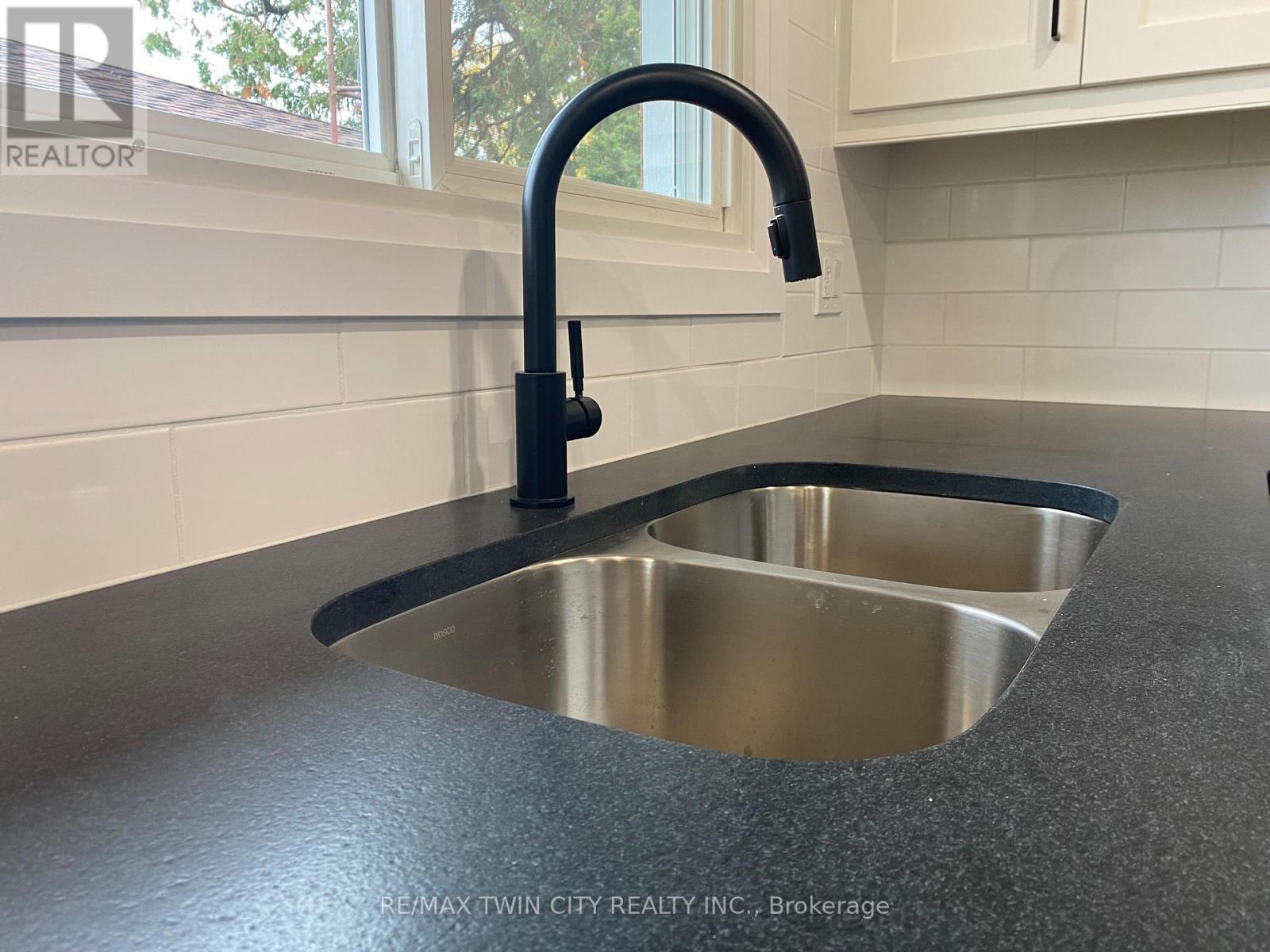 1067 Bernhardt Street, Cambridge, Ontario  N3H 2X9 - Photo 17 - X12521718