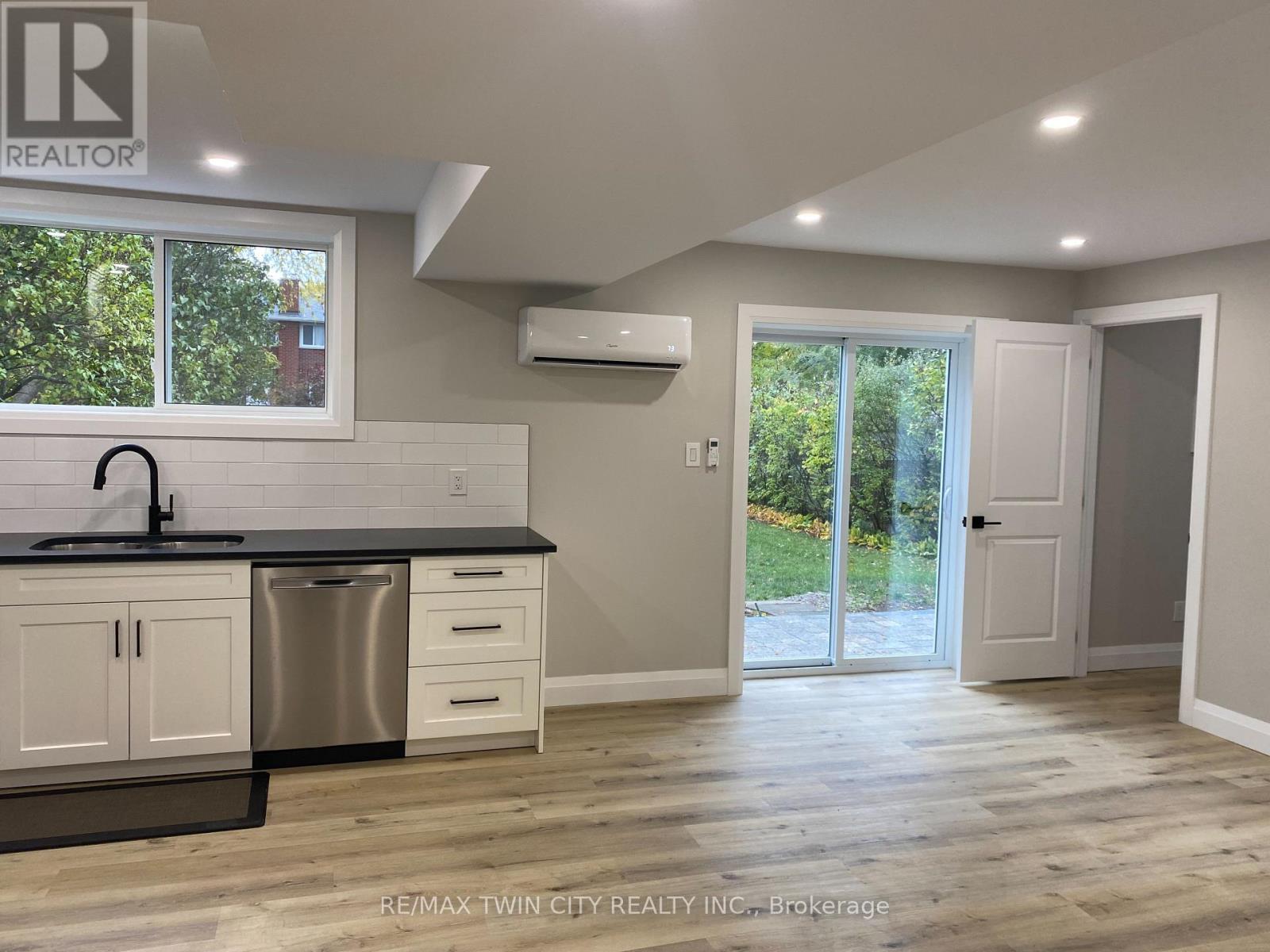 1067 Bernhardt Street, Cambridge, Ontario  N3H 2X9 - Photo 19 - X12521718