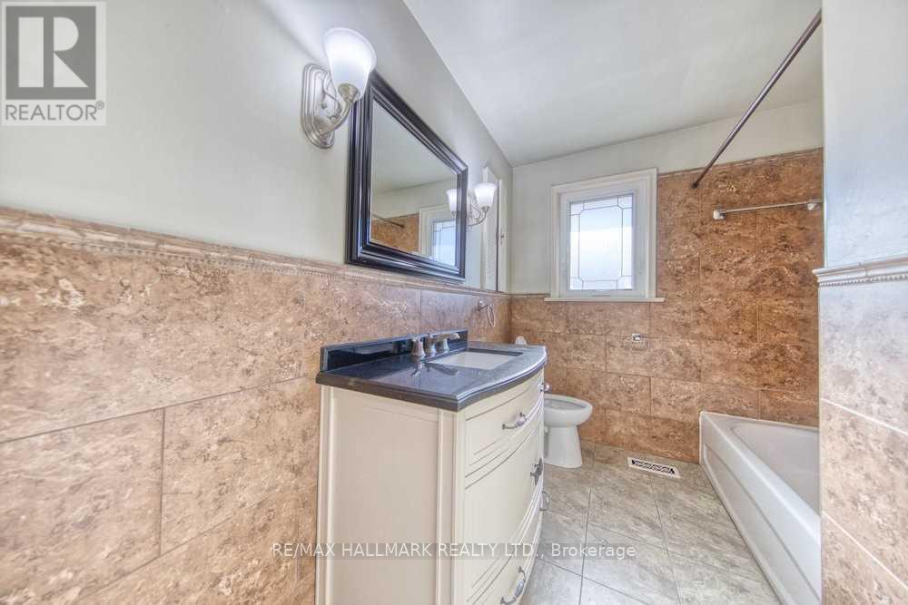 Main - 8 Brantwood Drive, Toronto, Ontario  M1H 2G6 - Photo 12 - E12521642