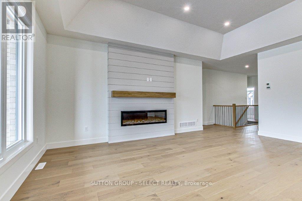 Photo 13 of 31 for 148 Foxborough Place