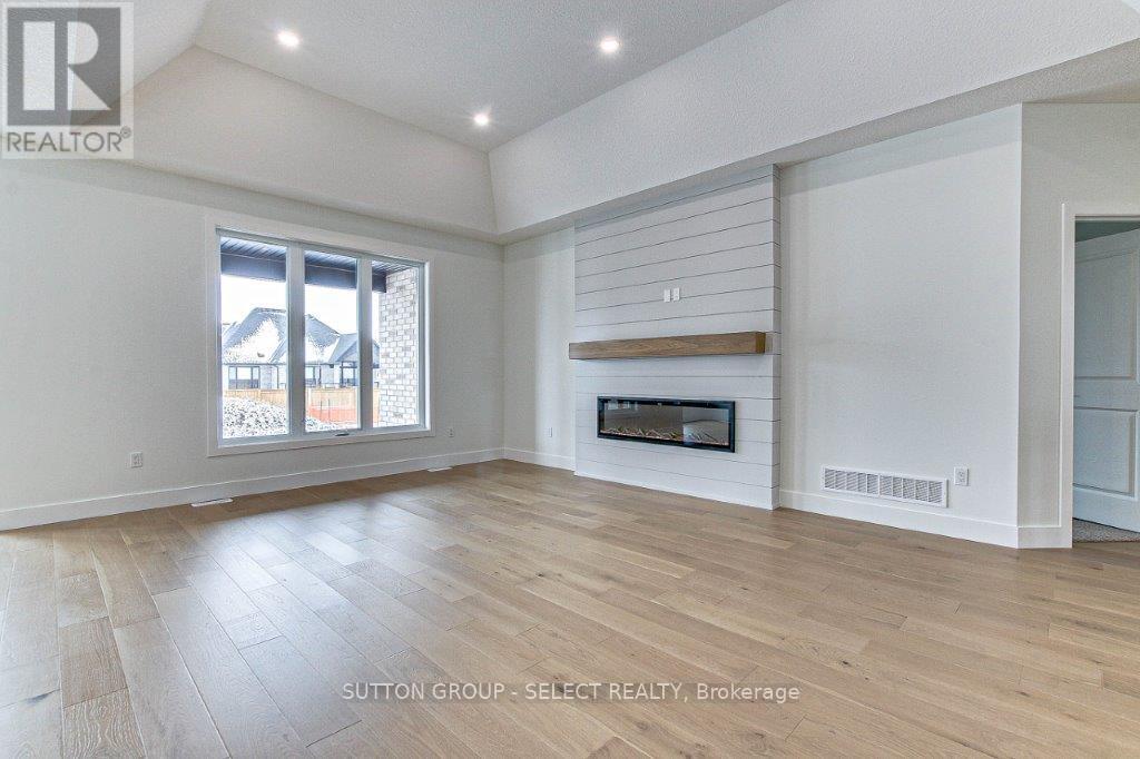 Photo 14 of 31 for 148 Foxborough Place