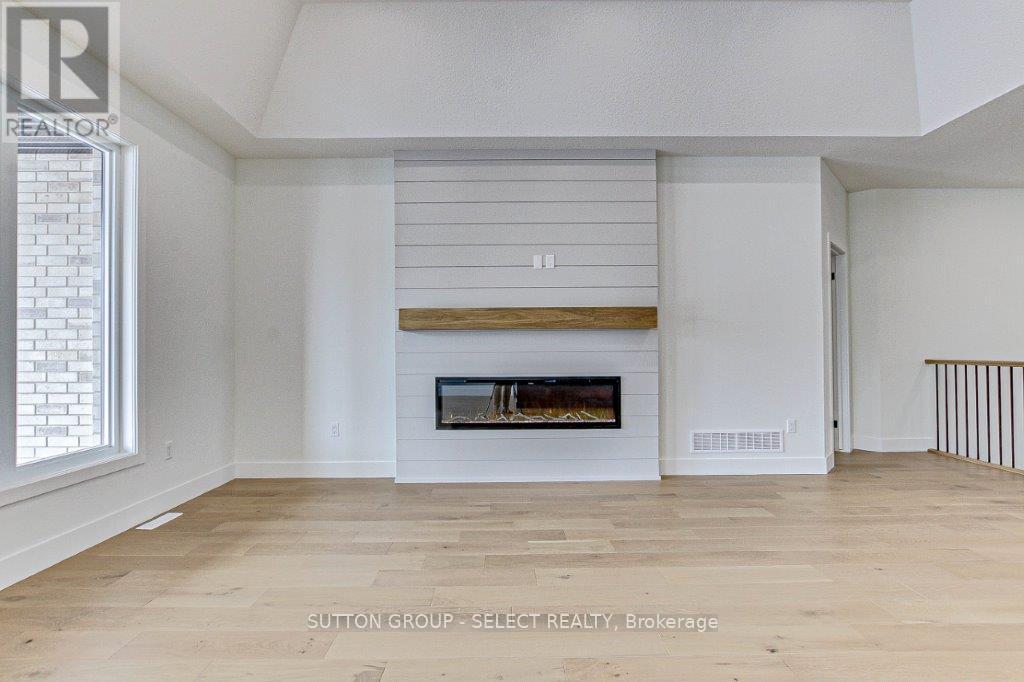 Photo 15 of 31 for 148 Foxborough Place