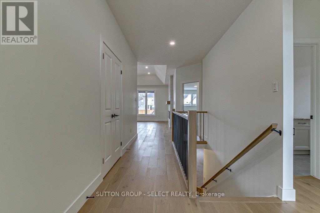 Photo 18 of 31 for 148 Foxborough Place