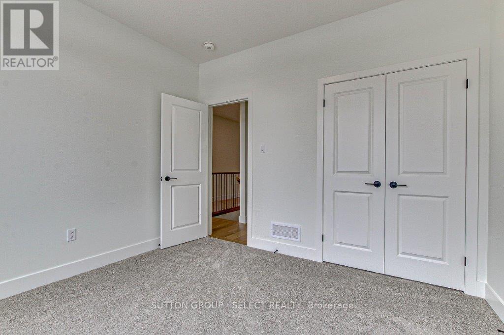 Photo 19 of 31 for 148 Foxborough Place