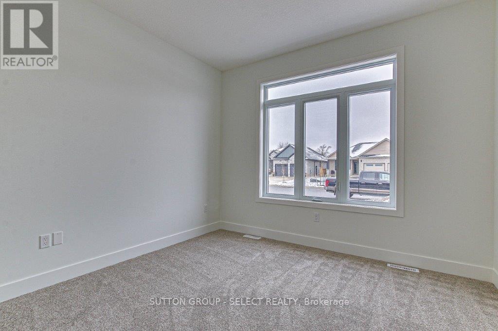 Photo 20 of 31 for 148 Foxborough Place