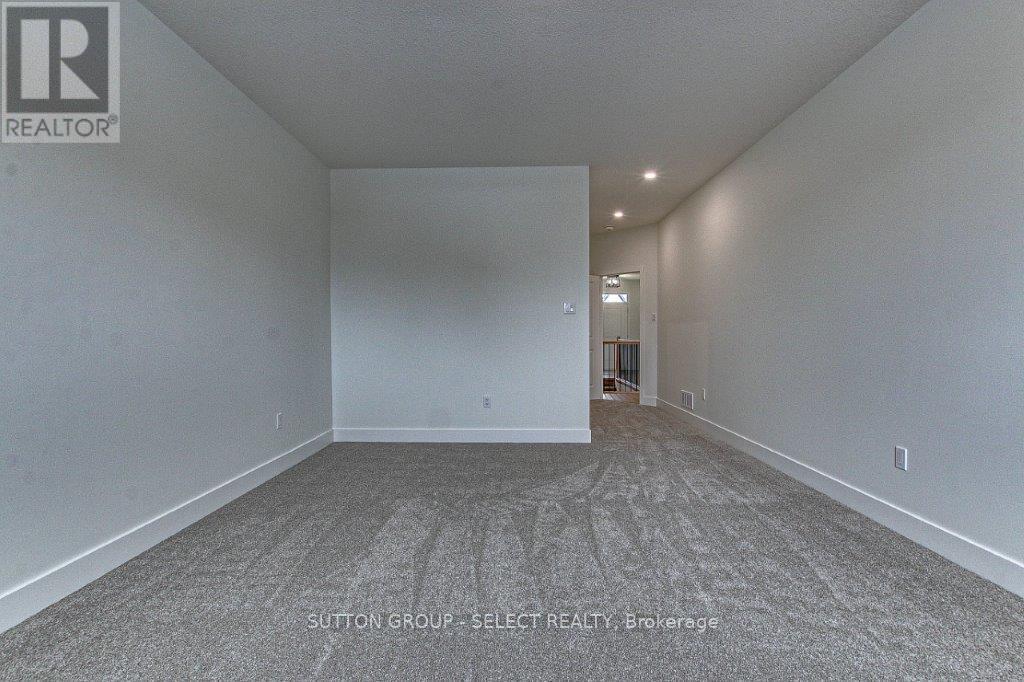 Photo 24 of 31 for 148 Foxborough Place