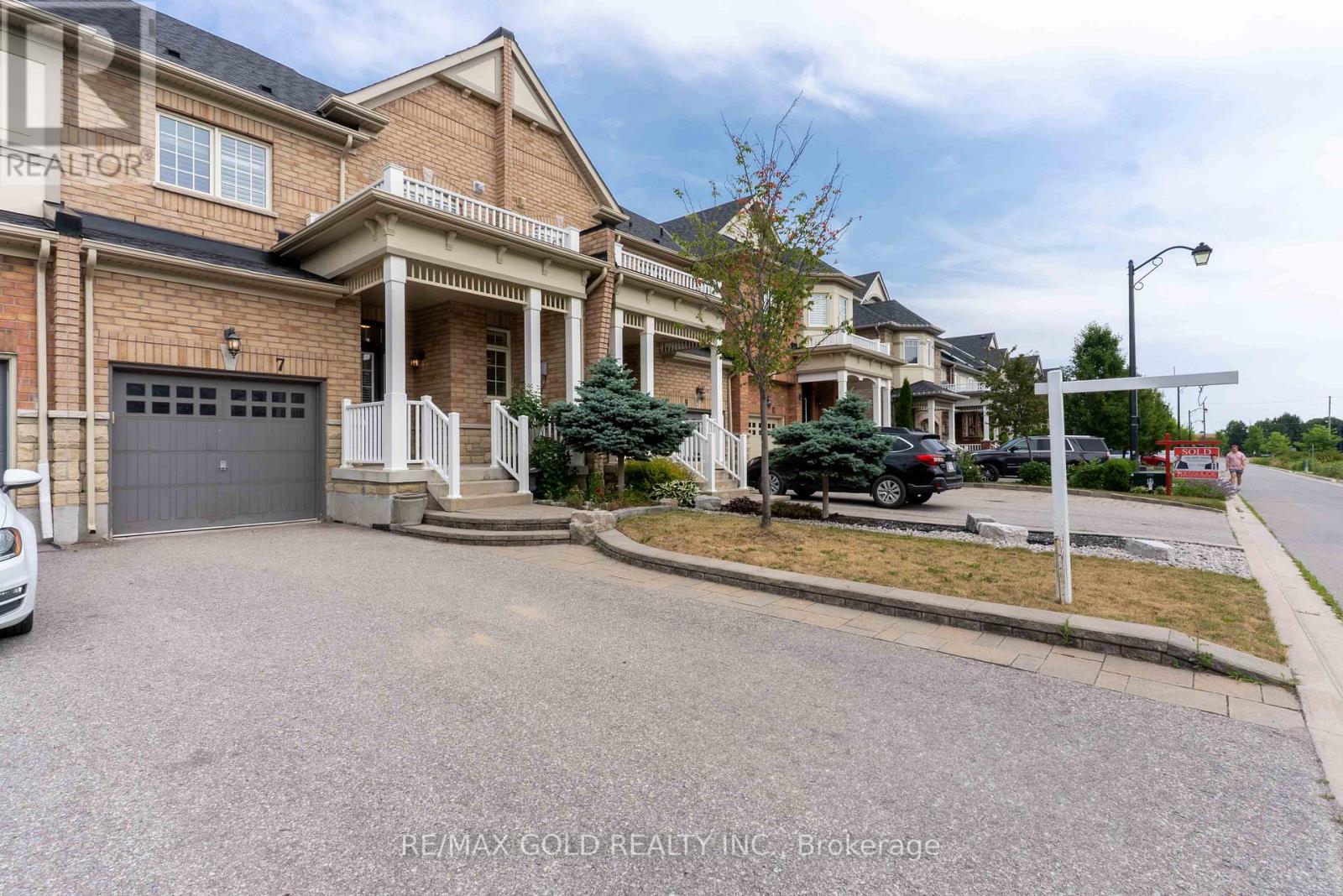 7 MCCARDY COURT, Caledon, Ontario