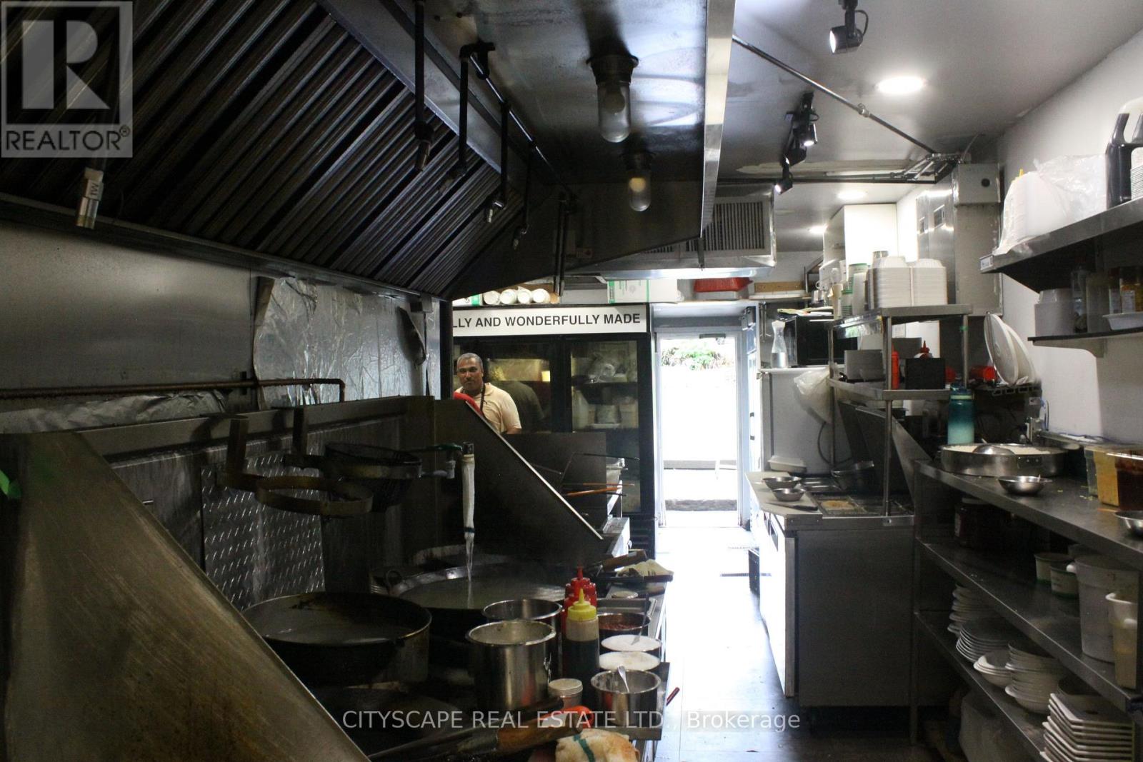 220 Main Street E, Milton, Ontario  L9T 1N8 - Photo 10 - W12497846