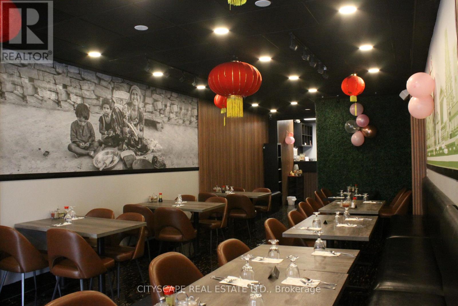 220 Main Street E, Milton, Ontario  L9T 1N8 - Photo 5 - W12497846