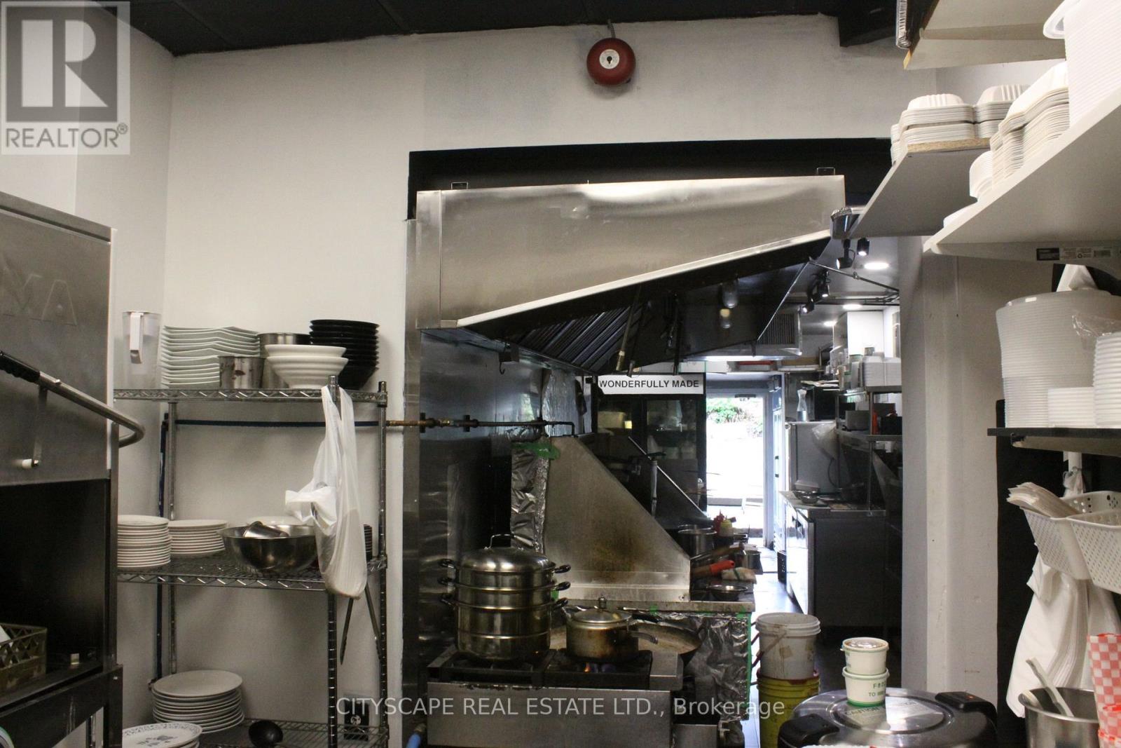 220 Main Street E, Milton, Ontario  L9T 1N8 - Photo 8 - W12497846