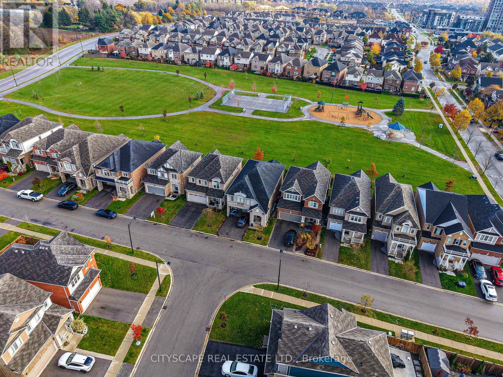 28 Celano Drive, Hamilton, Ontario  L8B 1V3 - Photo 47 - X12518322