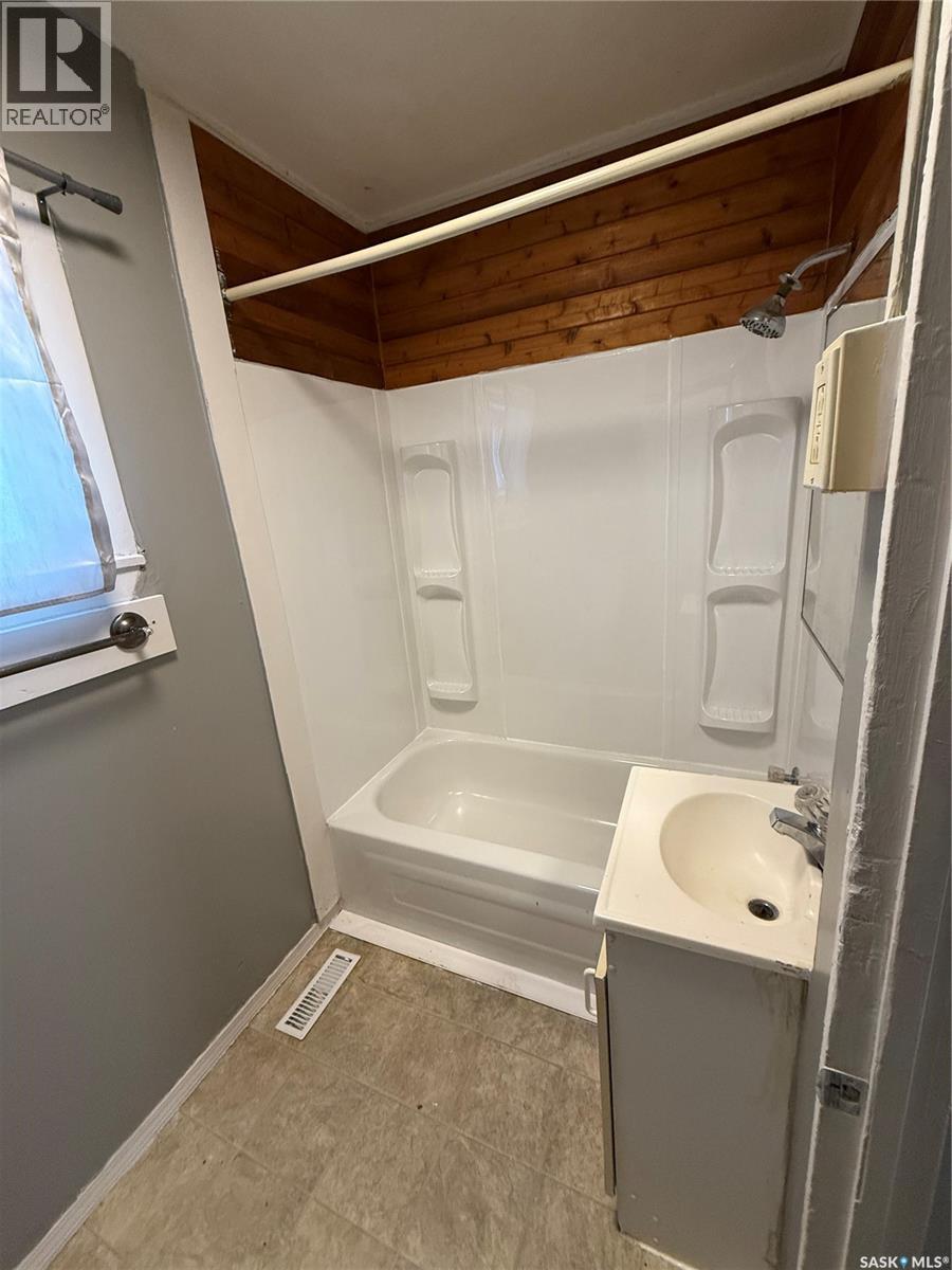 485 12th Street E, Prince Albert, Saskatchewan  S6V 1C3 - Photo 11 - SK023583