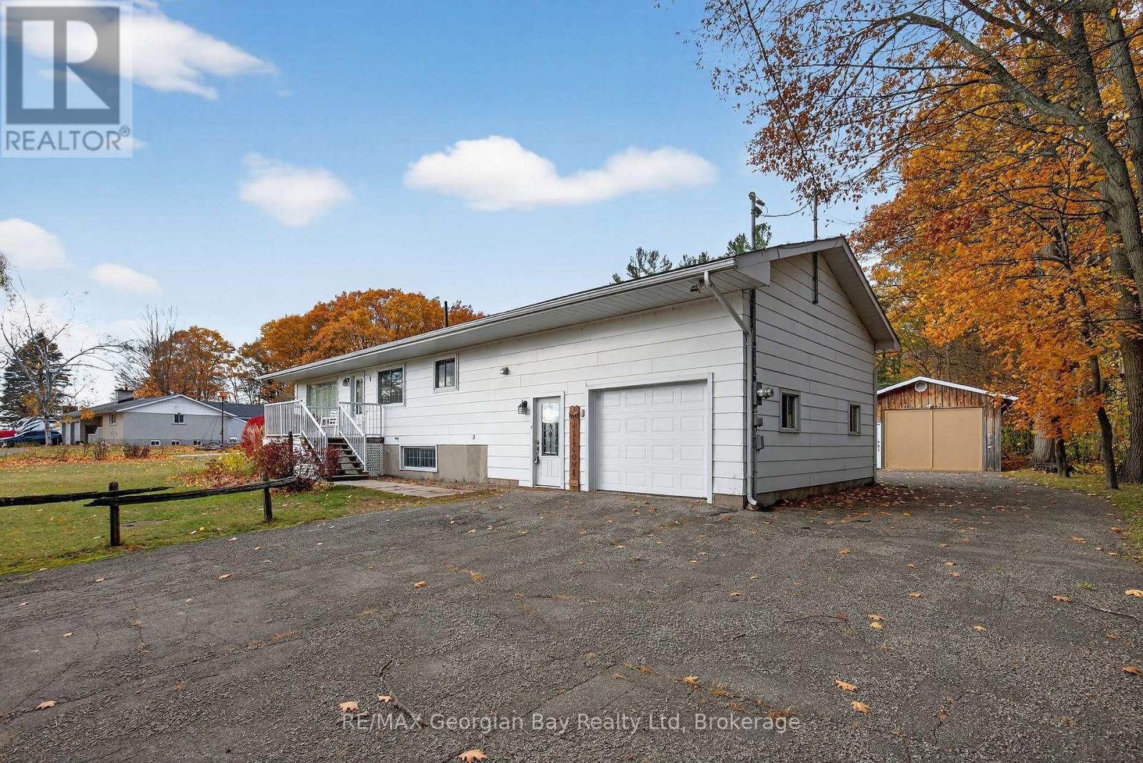 1034 Pine Grove Road, Penetanguishene, Ontario  L9M 2B5 - Photo 2 - S12487432