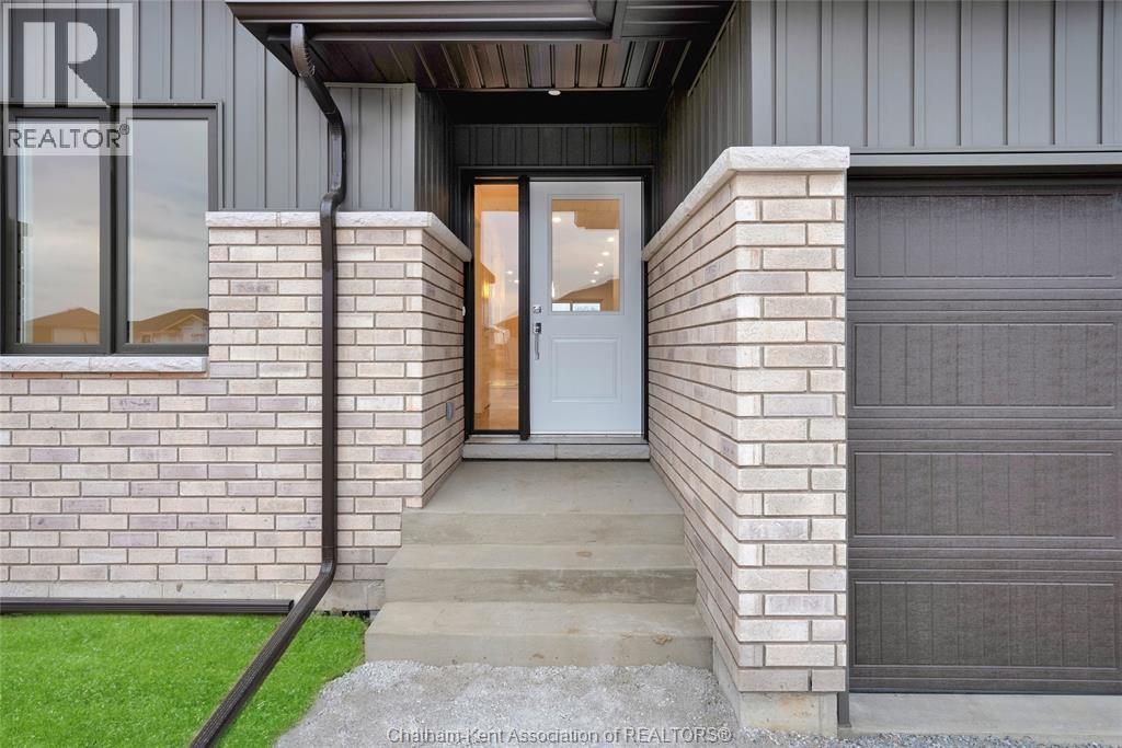 19 Cornerstone Place, Chatham, Ontario N7M 0V8 - Photo 4 - 25028060