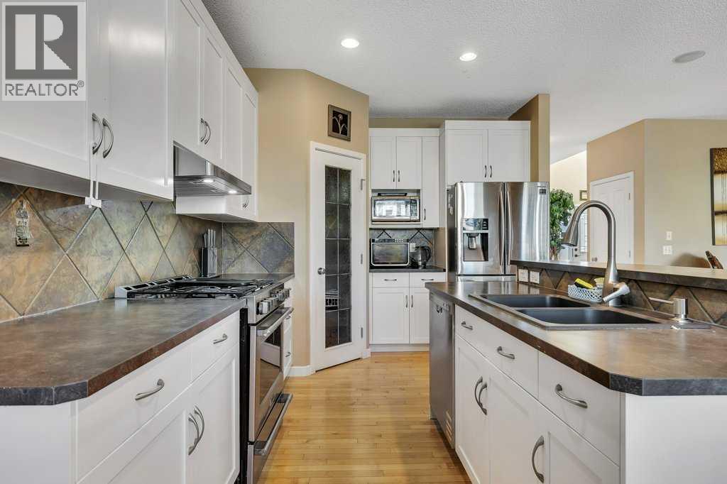 119 Valley Stream Circle Nw, Calgary, Alberta  T3B 5W2 - Photo 17 - A2259449