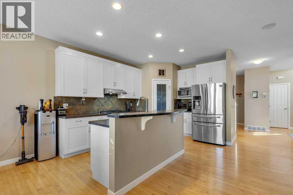 119 Valley Stream Circle Nw, Calgary, Alberta  T3B 5W2 - Photo 15 - A2259449