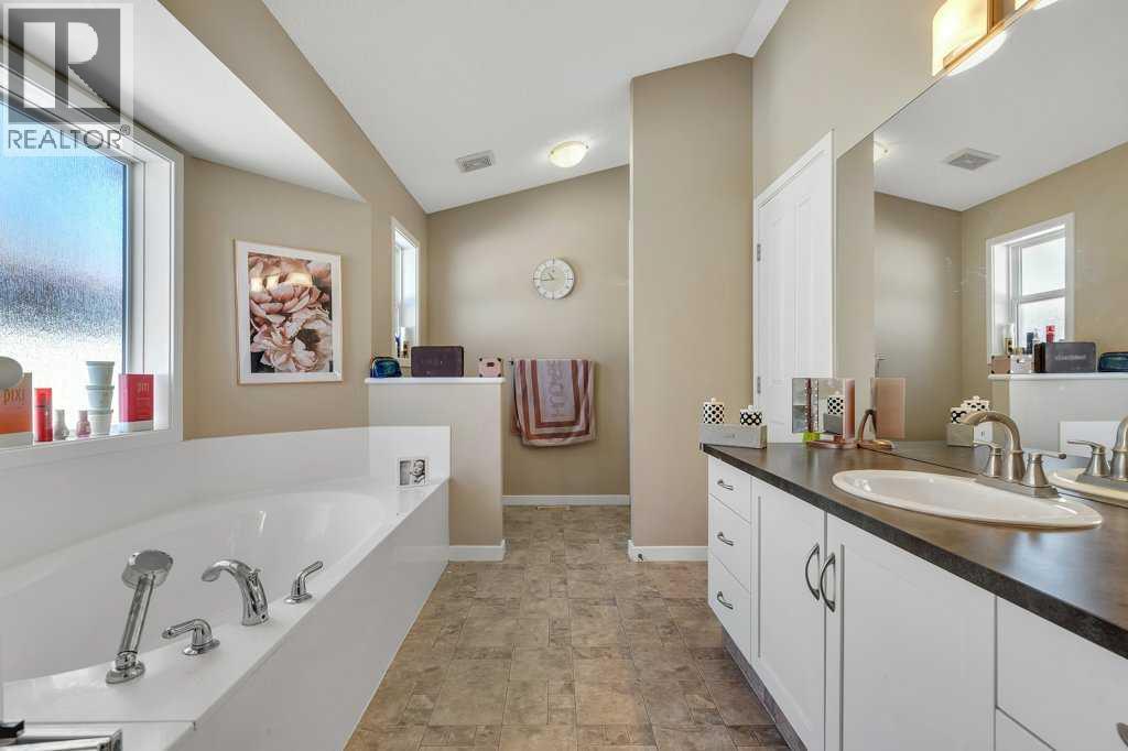 119 Valley Stream Circle Nw, Calgary, Alberta  T3B 5W2 - Photo 28 - A2259449