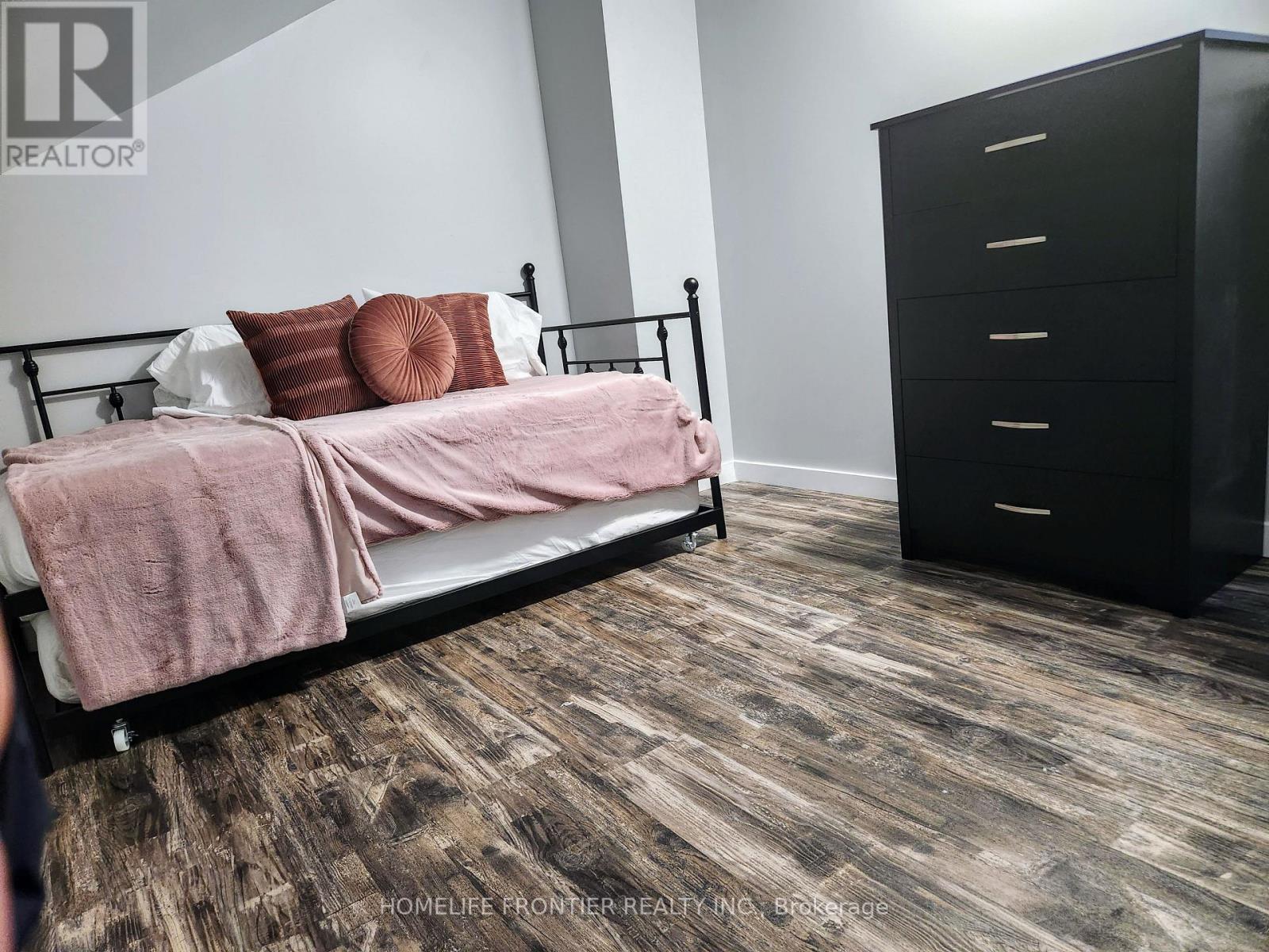 27 Beech Street, Ajax, Ontario  L1S 1W2 - Photo 11 - E12514920