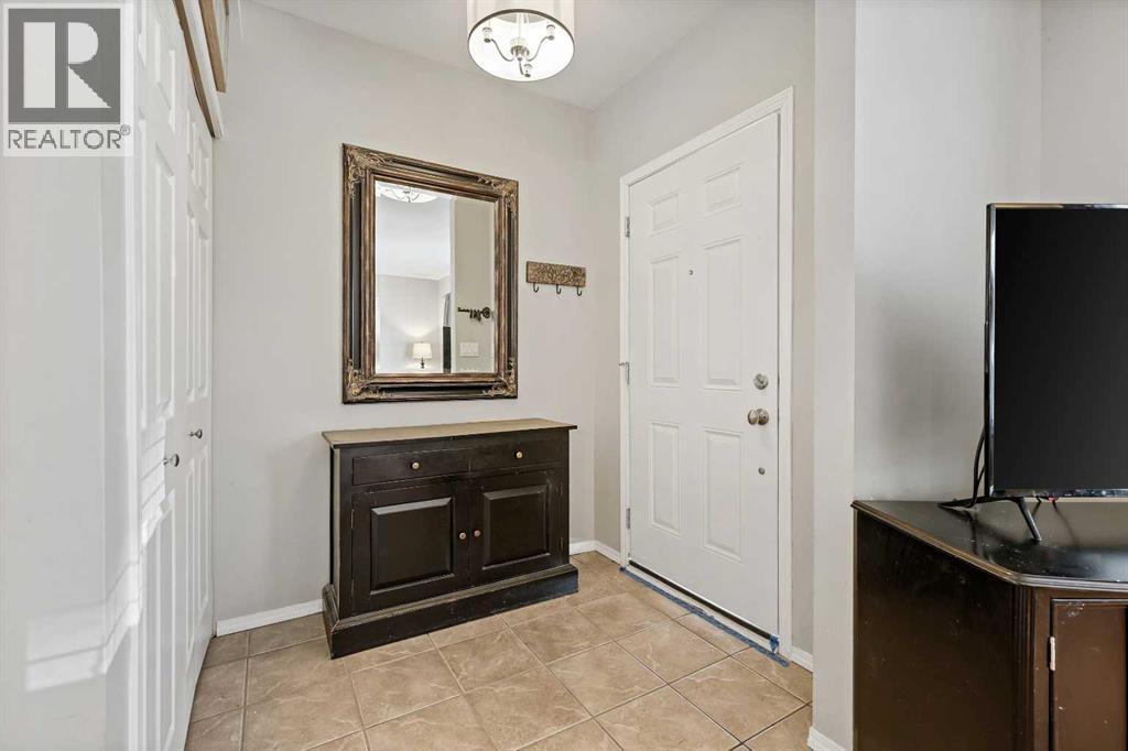 832 68 Avenue Sw, Calgary, Alberta  T2V 0N4 - Photo 2 - A2261840