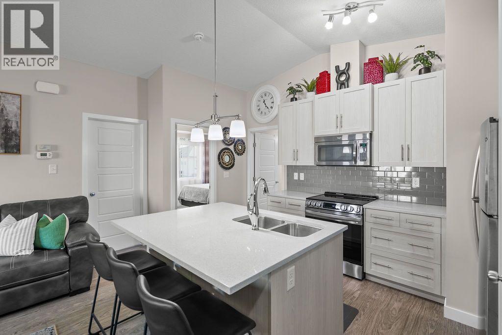 1426, 2461 Baysprings Link Sw, Airdrie, Alberta  T4B 4C6 - Photo 11 - A2264048