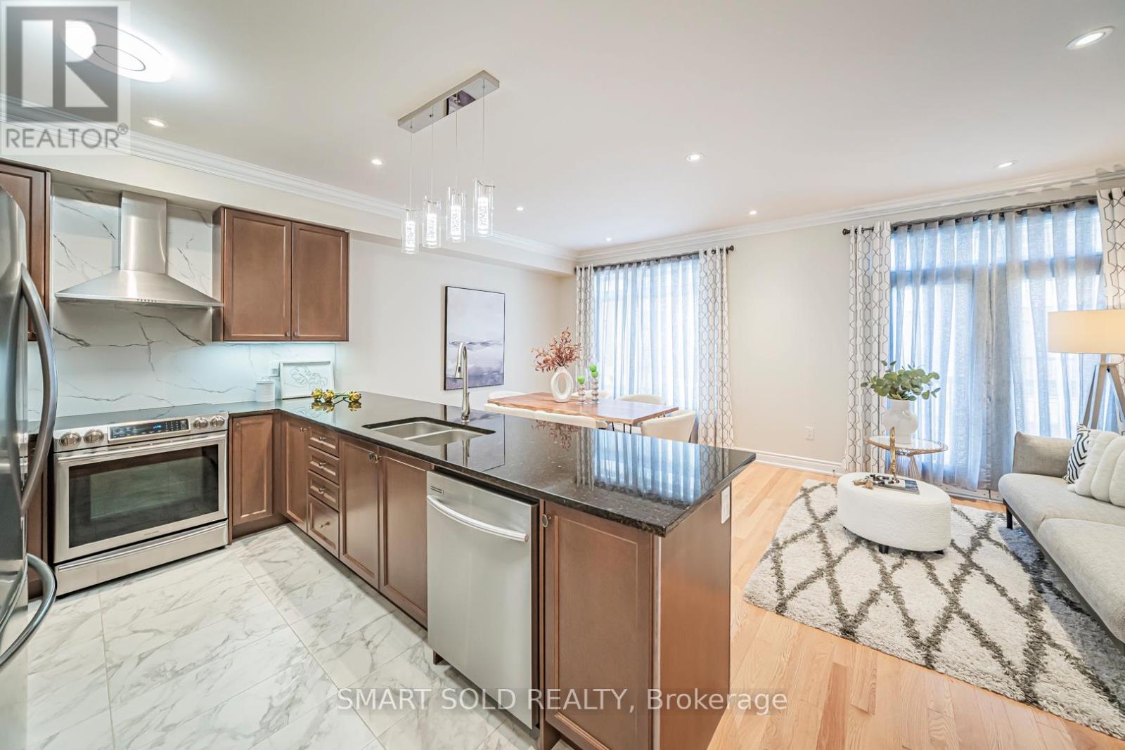 92 William Saville Street, Markham, Ontario  L3R 9S3 - Photo 10 - N12521498