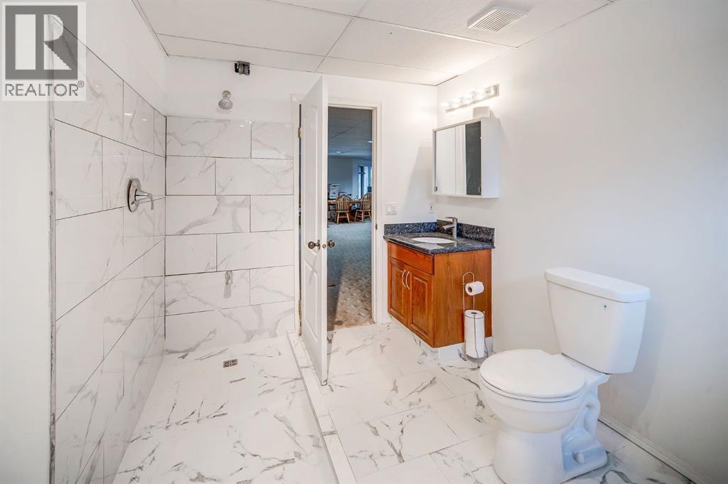 2925 Signal Hill Heights Sw, Calgary, Alberta  T3H 2X4 - Photo 29 - A2268392