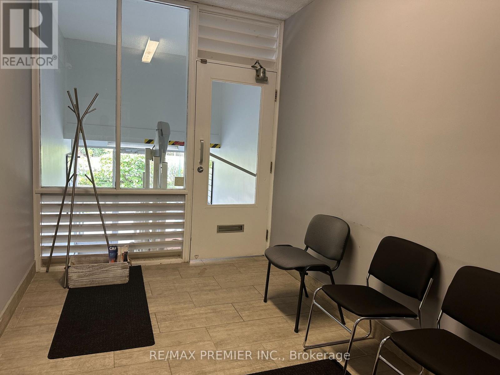 M04-B - 70 King Street E, Hamilton, Ontario  L8G 1K2 - Photo 5 - X12413571